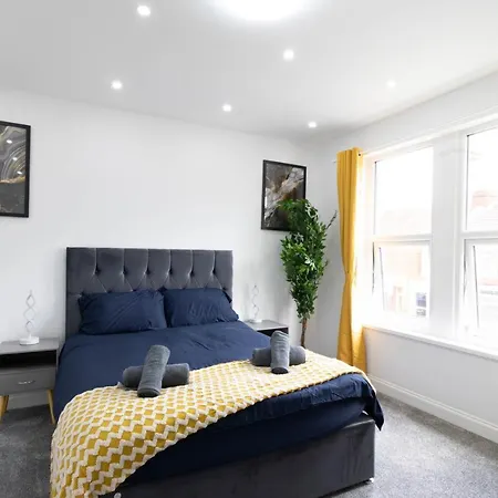 Open Mind Property - 6 Luxury Bedrooms With Free Parking Portsmouth Exterior photo
