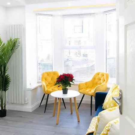 Open Mind Property - 6 Luxury Bedrooms With Free Parking Portsmouth Exterior photo