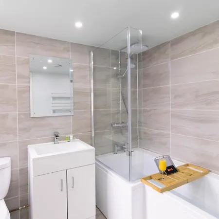 Open Mind Property - 6 Luxury Bedrooms With Free Parking Portsmouth Exterior photo