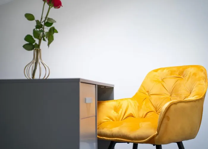 Open Mind Property - 6 Luxury Bedrooms With Free Parking