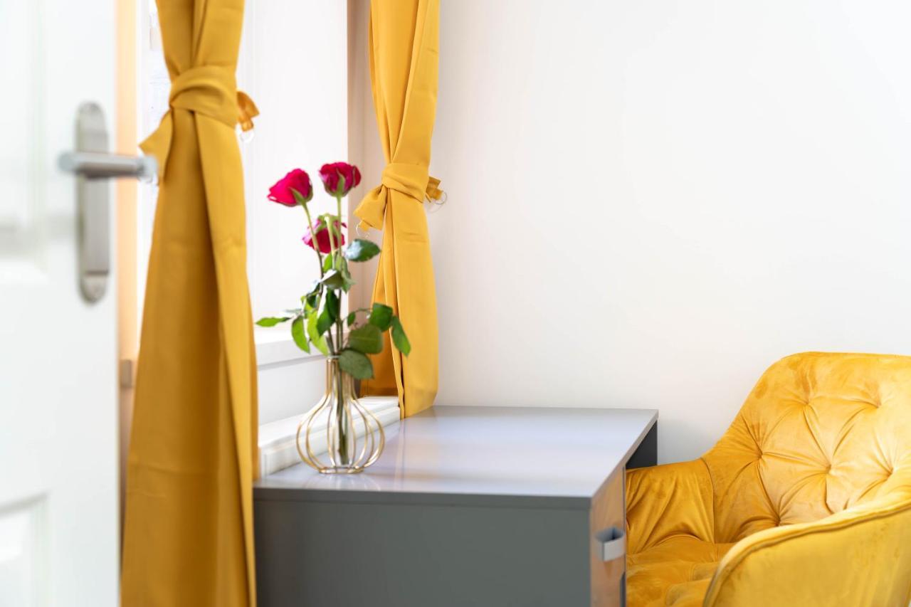Hébergement de vacances Open Mind Property - 6 Luxury Bedrooms With Free Parking