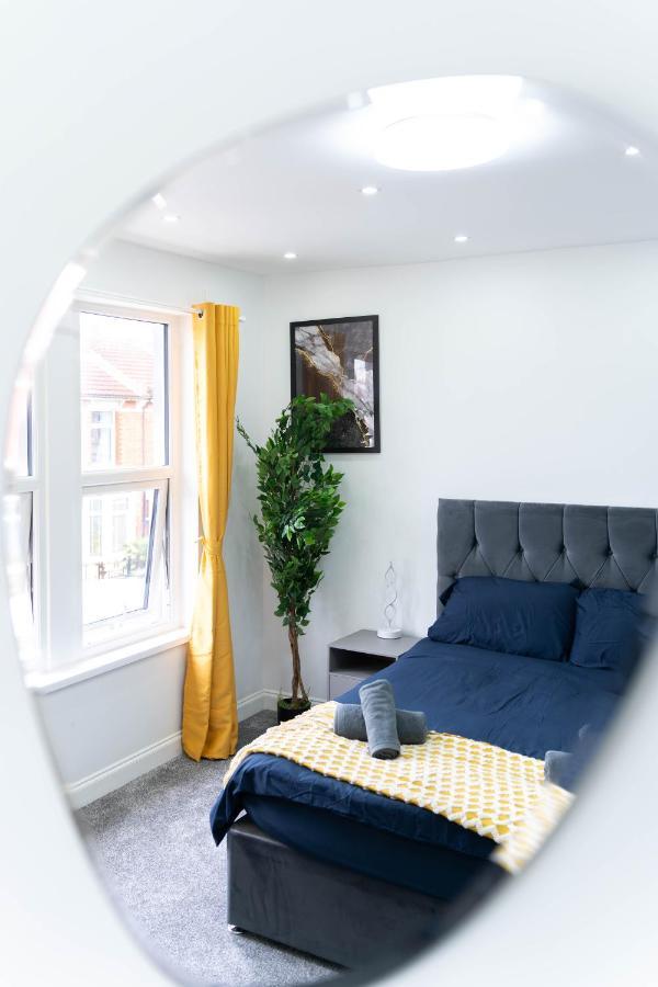 Open Mind Property - 6 Luxury Bedrooms With Free Parking Hébergement de vacances Portsmouth